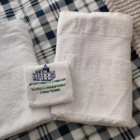 Familiar En Playa Langosteira *